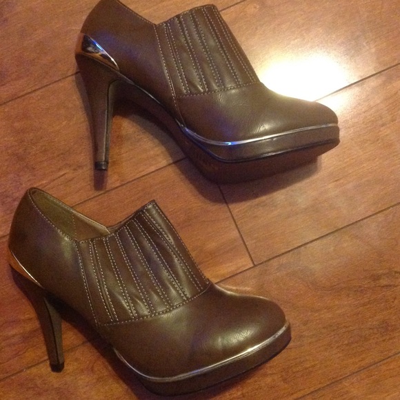 NWOB mark. Tough Luxe Booties - Picture 3 of 4